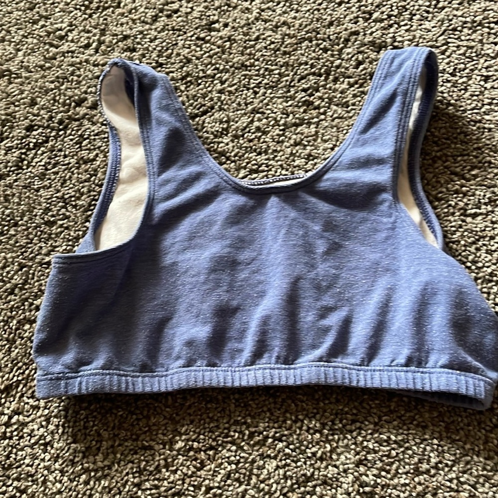 sports bra